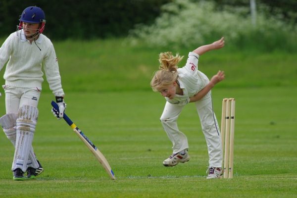 Womens Softball Cricket Made Easy: Rules & Scoresheet