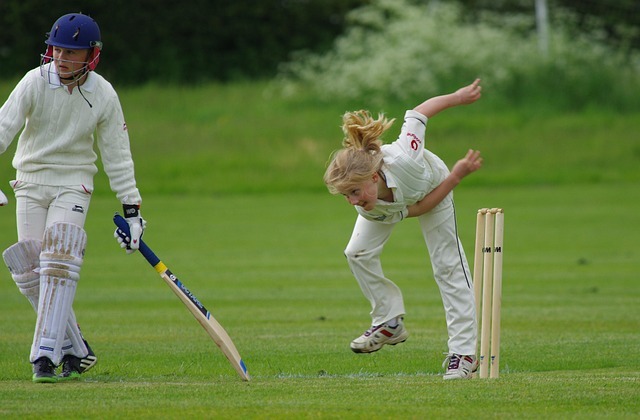 Womens Softball Cricket Made Easy: Rules & Scoresheet